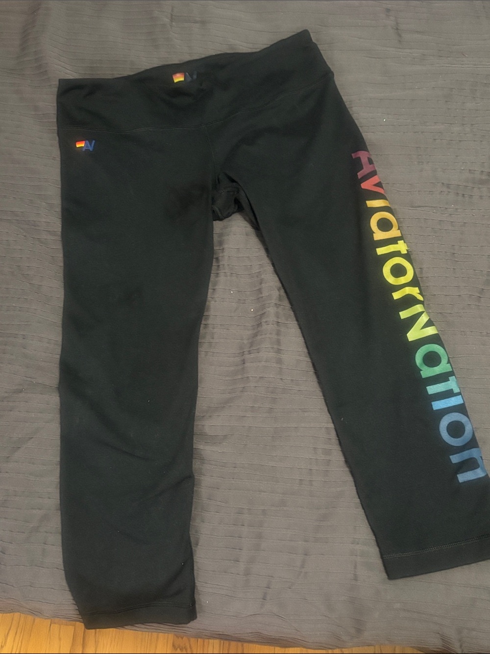 Aviator Nation Women’s Black Capri Logo Leggings Size XL